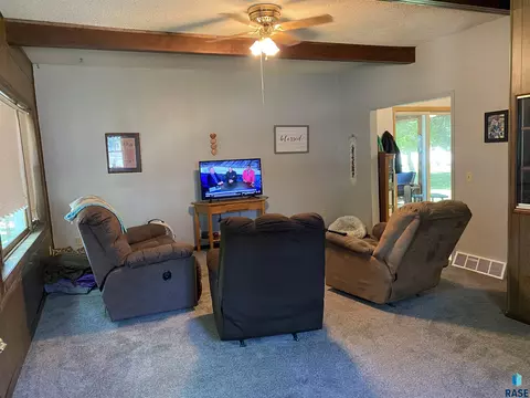 110 S Dewald St, Freeman, SD 57029 photo 6