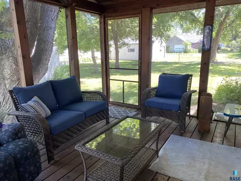 110 S Dewald St, Freeman, SD 57029 photo 16