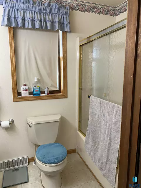 110 S Dewald St, Freeman, SD 57029 photo 21