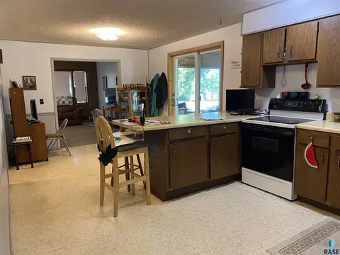 110 S Dewald St, Freeman, SD 57029 photo 13