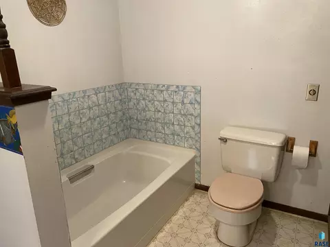 110 S Dewald St, Freeman, SD 57029 photo 25