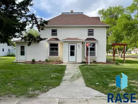 122 E 10th St, Gregory, SD 57533 photo 1