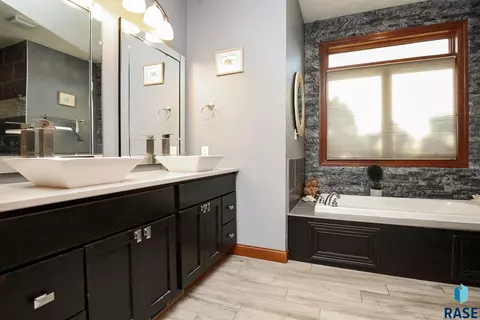 2325 Ivy Cir, Tea, SD 57064 photo 13