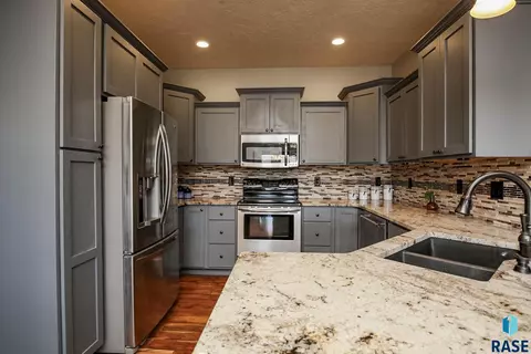 2325 Ivy Cir, Tea, SD 57064 photo 10