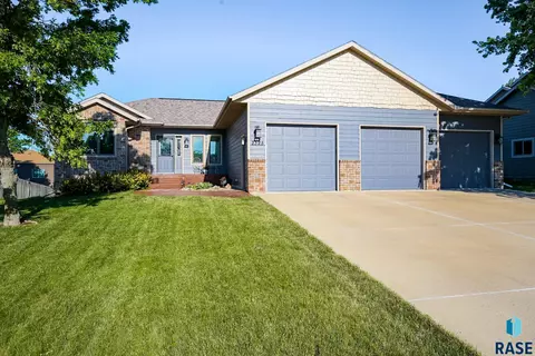 2325 Ivy Cir, Tea, SD 57064 photo 1