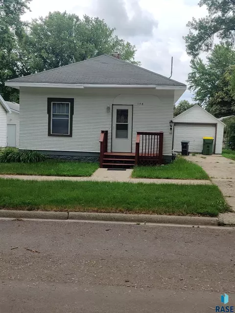 108 E 8th St, Jasper, MN 56144 photo 1