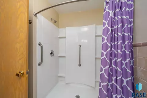 Undisclosed, Sioux Falls, SD 57103 photo 12