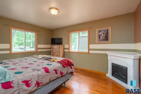 Undisclosed, Sioux Falls, SD 57103 photo 15