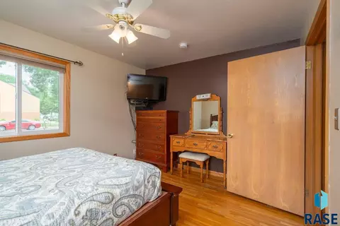 Undisclosed, Sioux Falls, SD 57103 photo 10