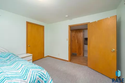 Undisclosed, Sioux Falls, SD 57103 photo 18