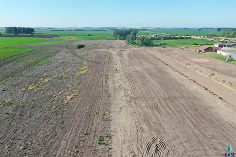 501 Fairway Dr, Colman, SD 57017 photo 8