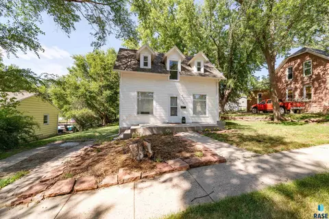208 E 6th St, Dell Rapids, SD 57022 photo 14