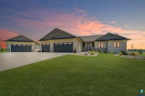 47499 Silver Creek Cir, Renner, SD 57020 photo 1