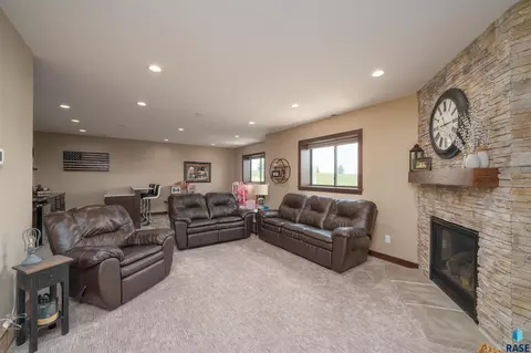 47499 Silver Creek Cir, Renner, SD 57020 photo 18