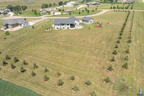 47499 Silver Creek Cir, Renner, SD 57020 photo 45