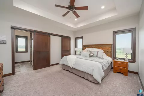 47499 Silver Creek Cir, Renner, SD 57020 photo 9
