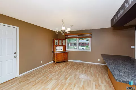 3101 S 9th Ave, Sioux Falls, SD 57105 photo 13