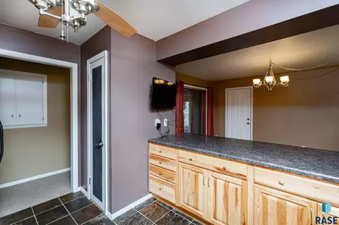 3101 S 9th Ave, Sioux Falls, SD 57105 photo 8