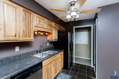 3101 S 9th Ave, Sioux Falls, SD 57105 photo 9