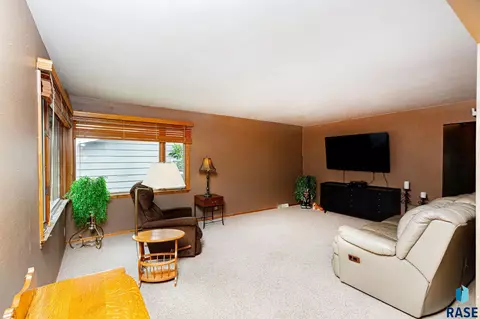 3101 S 9th Ave, Sioux Falls, SD 57105 photo 16