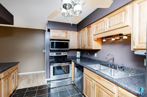 3101 S 9th Ave, Sioux Falls, SD 57105 photo 10