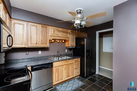 3101 S 9th Ave, Sioux Falls, SD 57105 photo 11