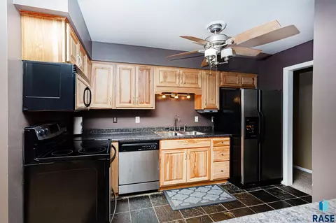 3101 S 9th Ave, Sioux Falls, SD 57105 photo 5