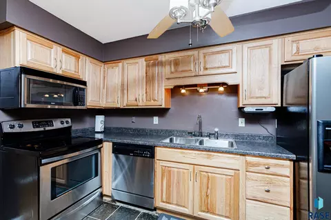 3101 S 9th Ave, Sioux Falls, SD 57105 photo 7