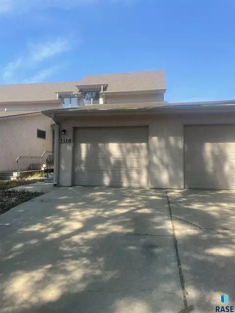 3110 E Klondike Trl, Sioux Falls, SD 57103 photo 1