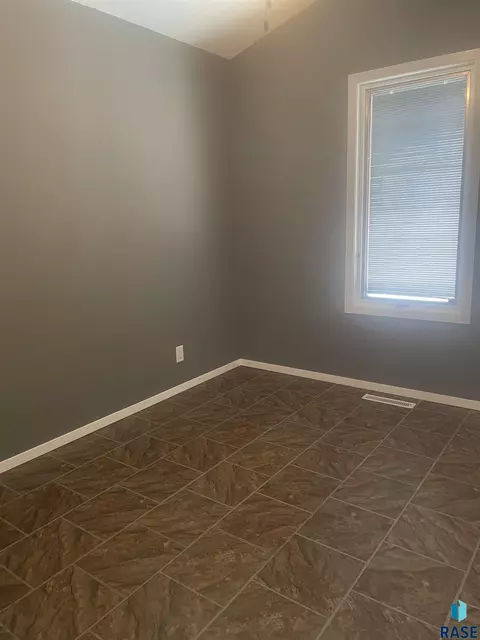 3110 E Klondike Trl, Sioux Falls, SD 57103 photo 3