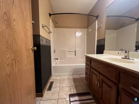 4005 S Benjamin Dr, Sioux Falls, SD 57103 photo 14
