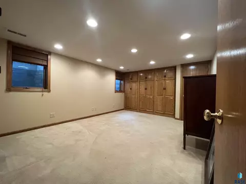 4005 S Benjamin Dr, Sioux Falls, SD 57103 photo 20