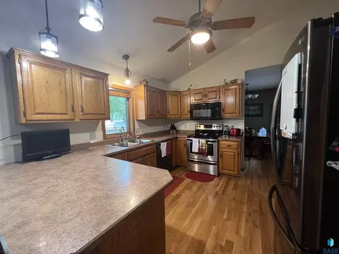 4005 S Benjamin Dr, Sioux Falls, SD 57103 photo 4