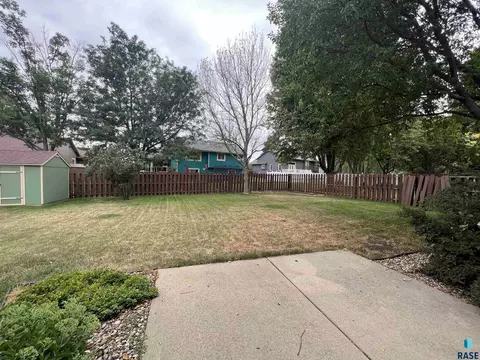 4005 S Benjamin Dr, Sioux Falls, SD 57103 photo 25