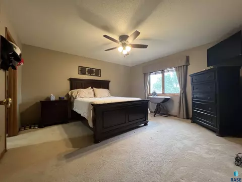 4005 S Benjamin Dr, Sioux Falls, SD 57103 photo 10