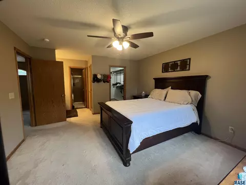 4005 S Benjamin Dr, Sioux Falls, SD 57103 photo 12