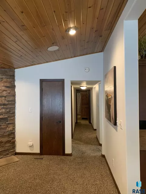 314 Best Point Dr, Madison, SD 57042 photo 18