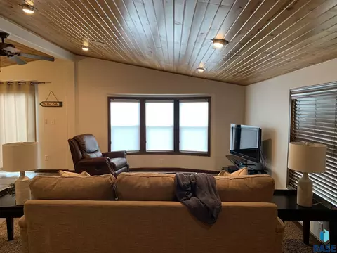 314 Best Point Dr, Madison, SD 57042 photo 16