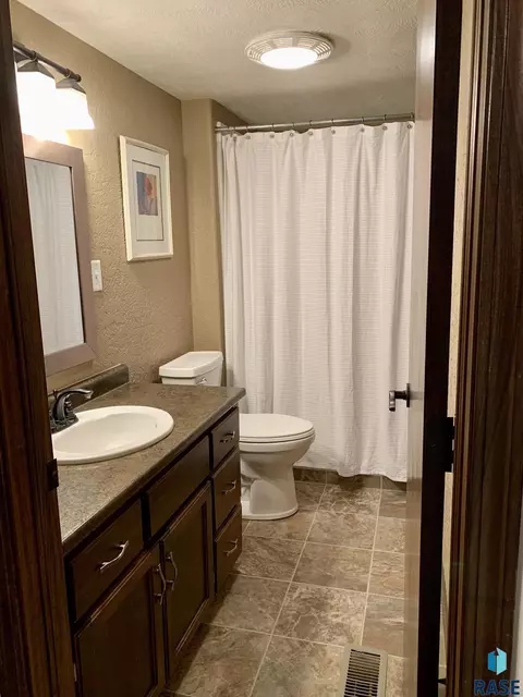 314 Best Point Dr, Madison, SD 57042 photo 25