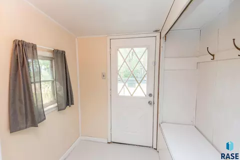 140 S Walnut Ave, Bridgewater, SD 57319 photo 4