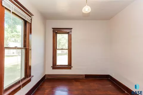 140 S Walnut Ave, Bridgewater, SD 57319 photo 15