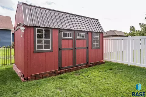 305 Taylor Dr, Tea, SD 57064 photo 24