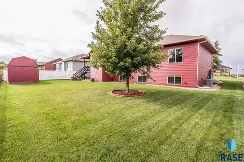 305 Taylor Dr, Tea, SD 57064 photo 22