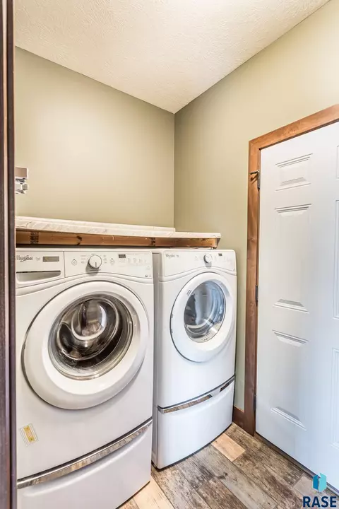 305 Taylor Dr, Tea, SD 57064 photo 8