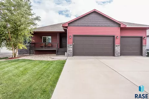 305 Taylor Dr, Tea, SD 57064 photo 1