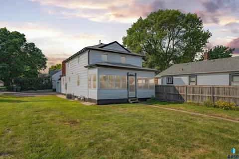 1535 E 8th St, Sioux Falls, SD 57103 photo 1