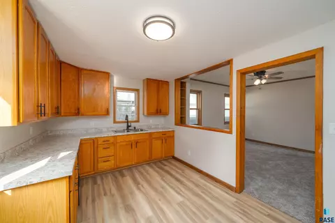1535 E 8th St, Sioux Falls, SD 57103 photo 5