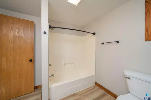 1535 E 8th St, Sioux Falls, SD 57103 photo 9