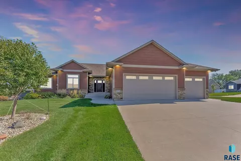 8914 W Dragonfly Dr, Sioux Falls, SD 57107 photo 1