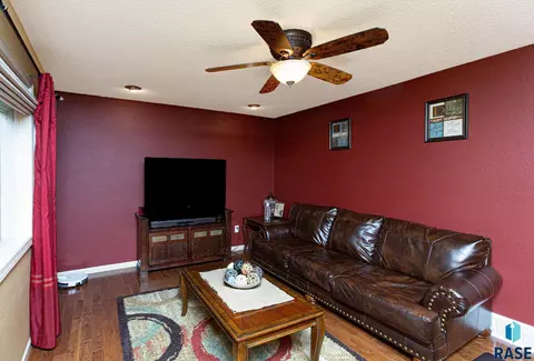 121 S Church Ave, Tea, SD 57064 photo 11